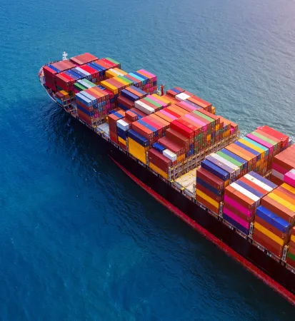 Контейнеровоз для морских перевозок грузов